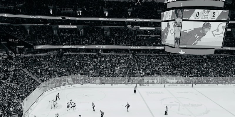 Was bedeutet es, den oberen Regal in Hockey zu treffen?